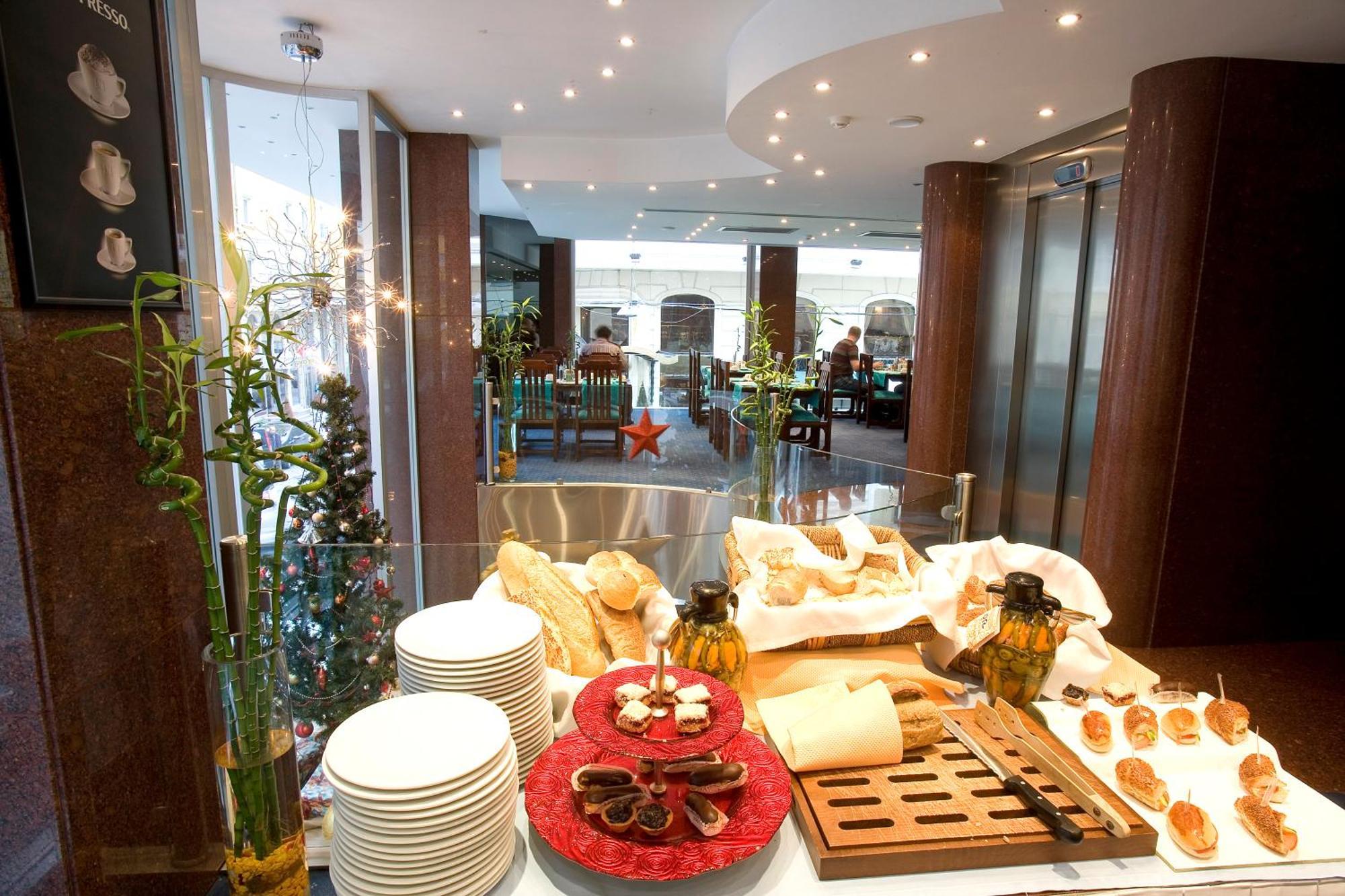 Sv Business Hotel Taksim Istanboel Buitenkant foto