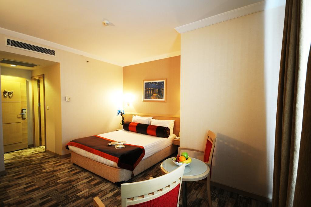 Sv Business Hotel Taksim Istanboel Buitenkant foto