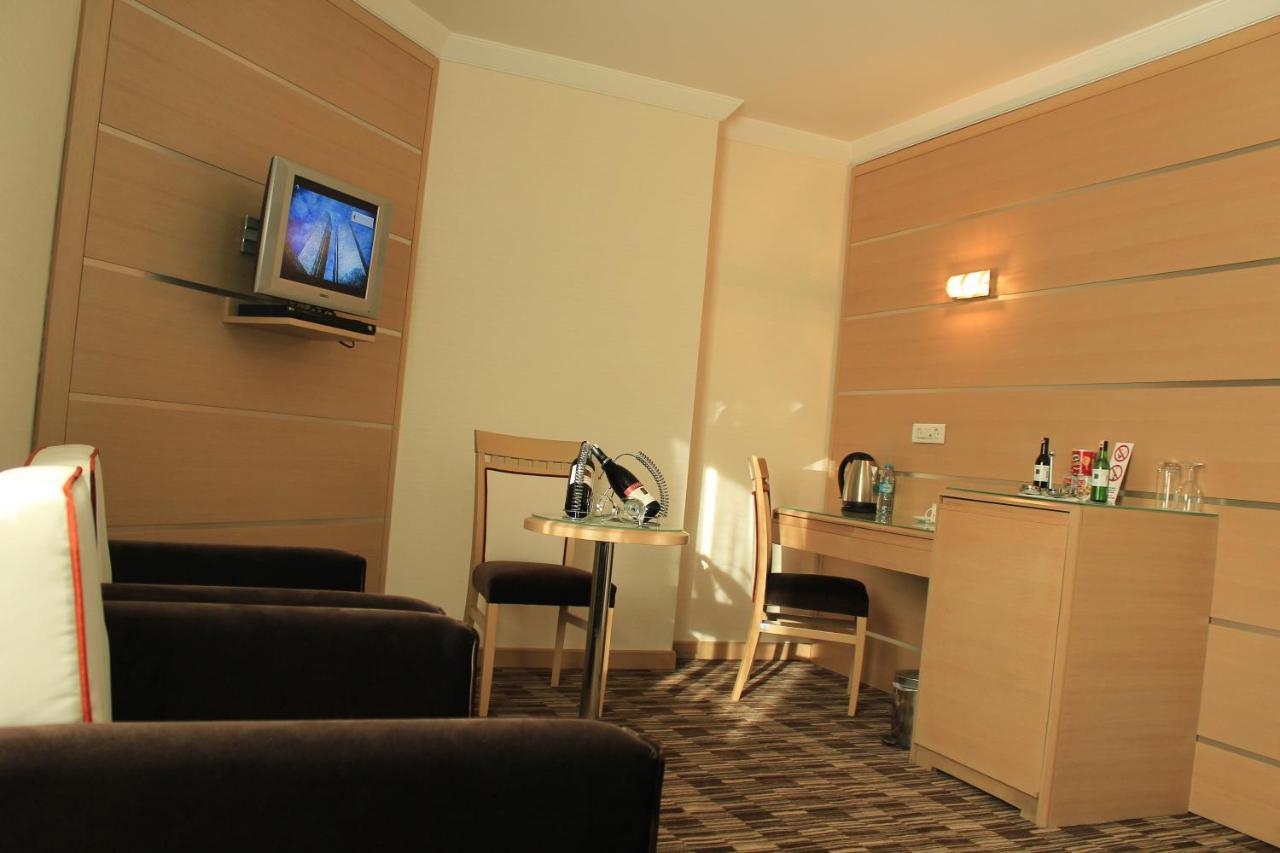Sv Business Hotel Taksim Istanboel Buitenkant foto